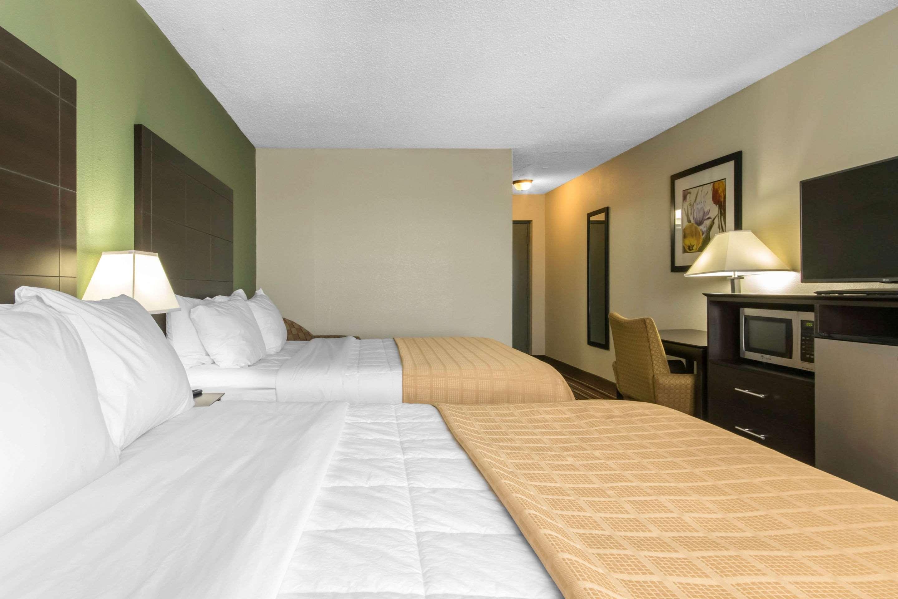 Quality Inn & Suites Horse Cave Экстерьер фото