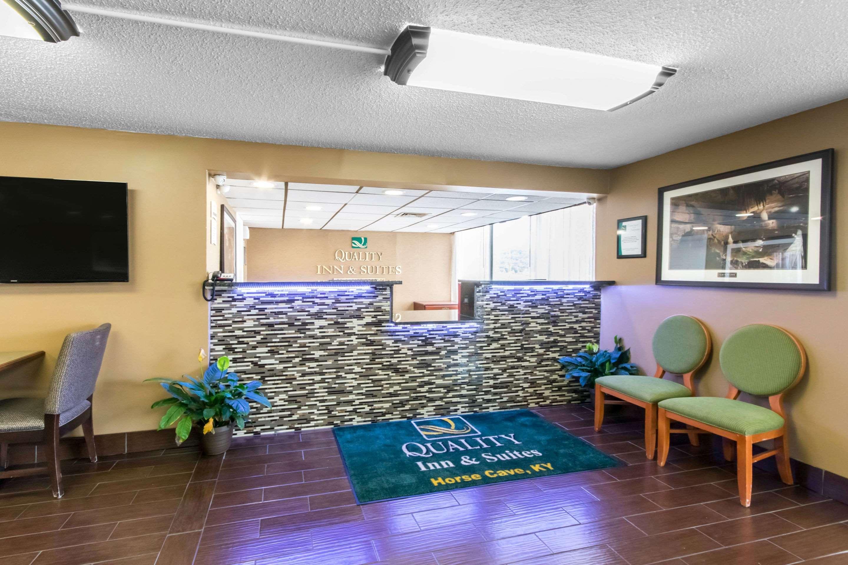 Quality Inn & Suites Horse Cave Экстерьер фото