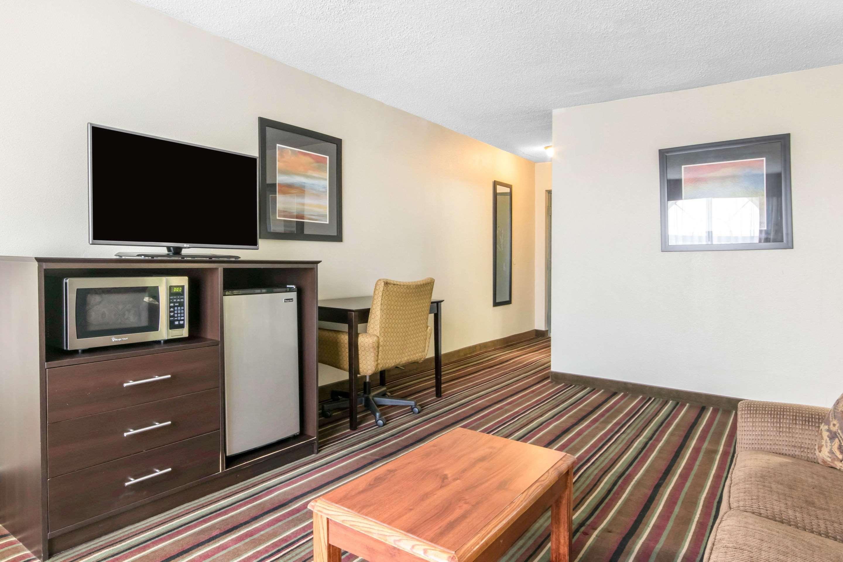 Quality Inn & Suites Horse Cave Экстерьер фото