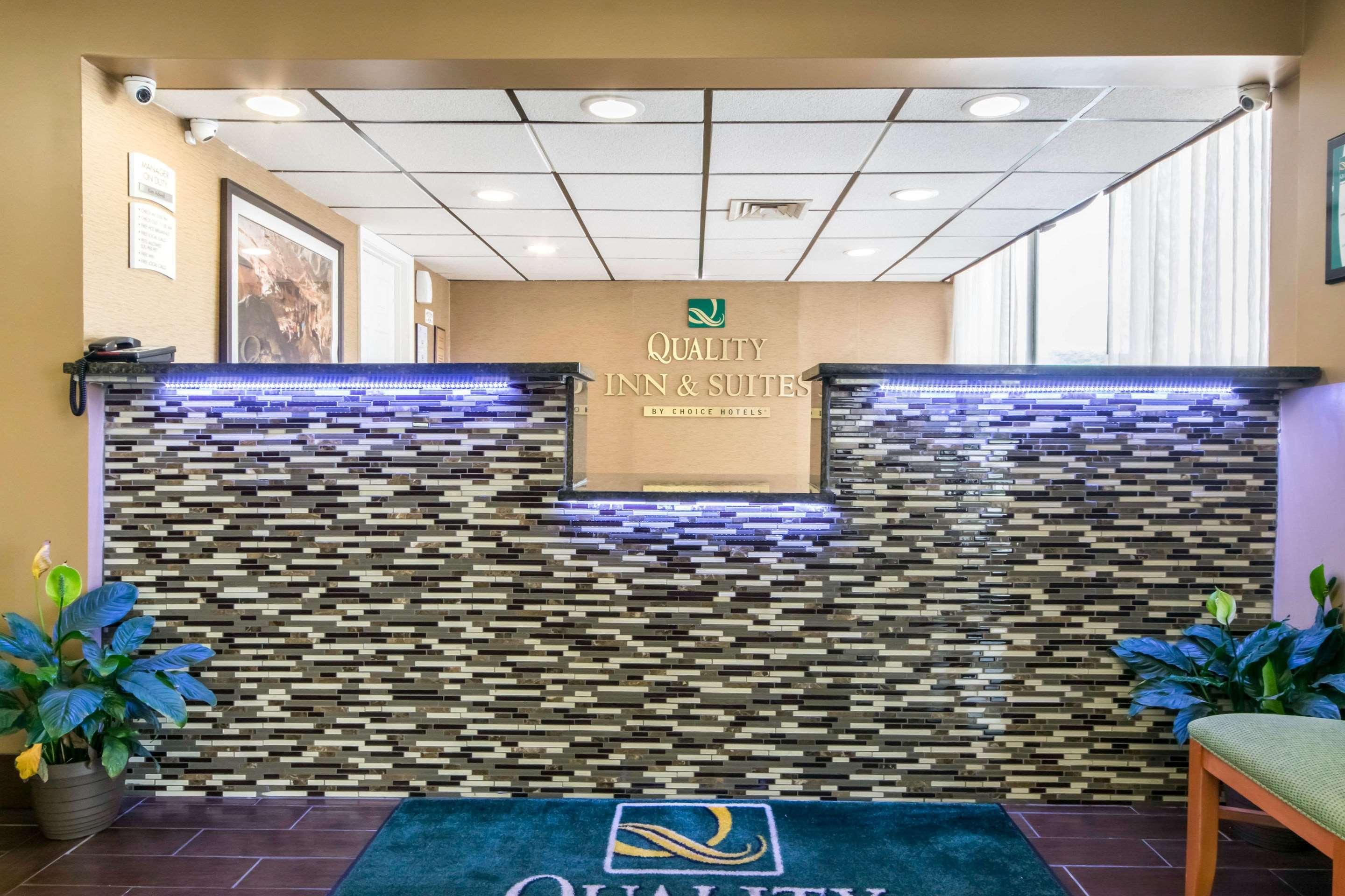 Quality Inn & Suites Horse Cave Экстерьер фото
