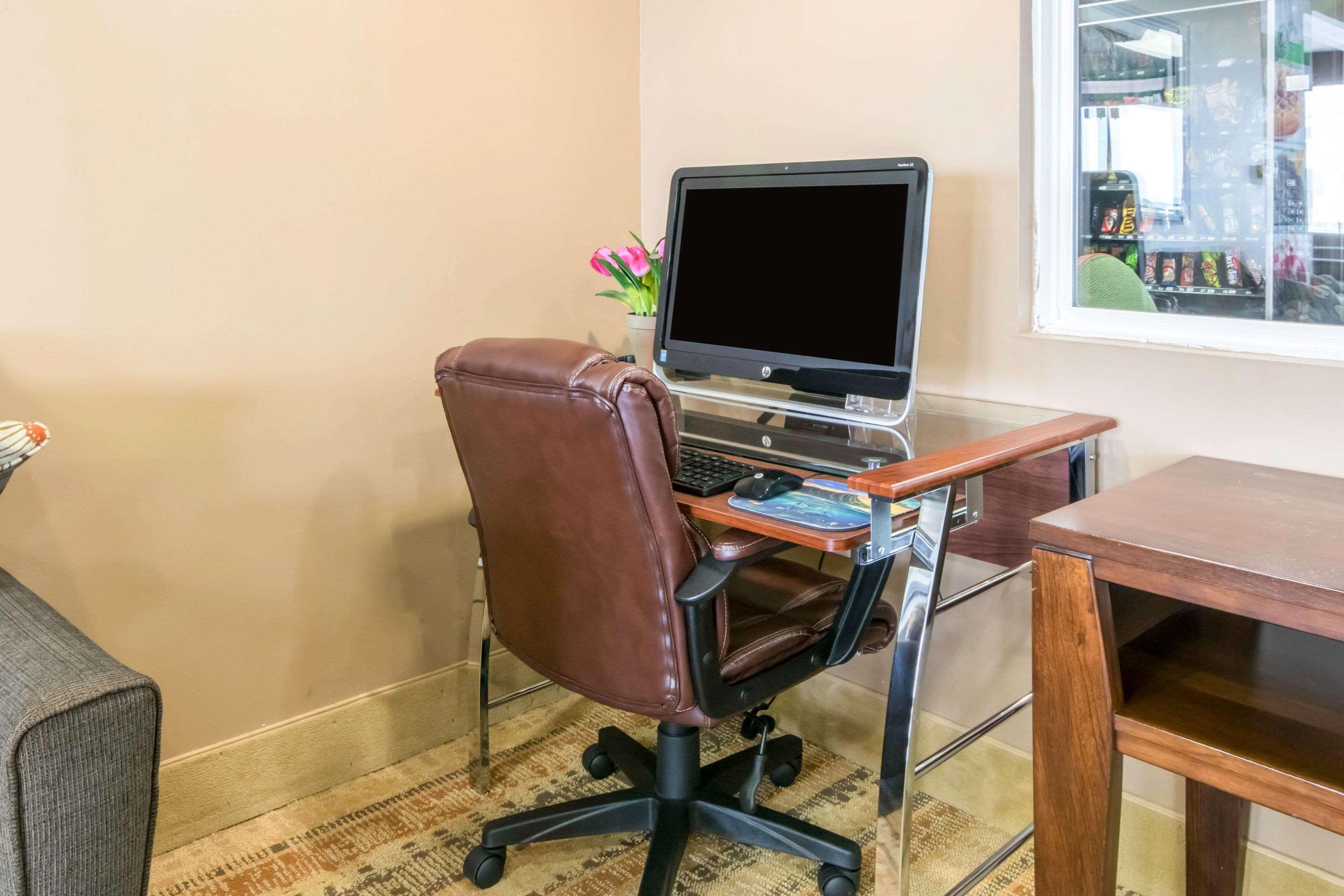 Quality Inn & Suites Horse Cave Экстерьер фото