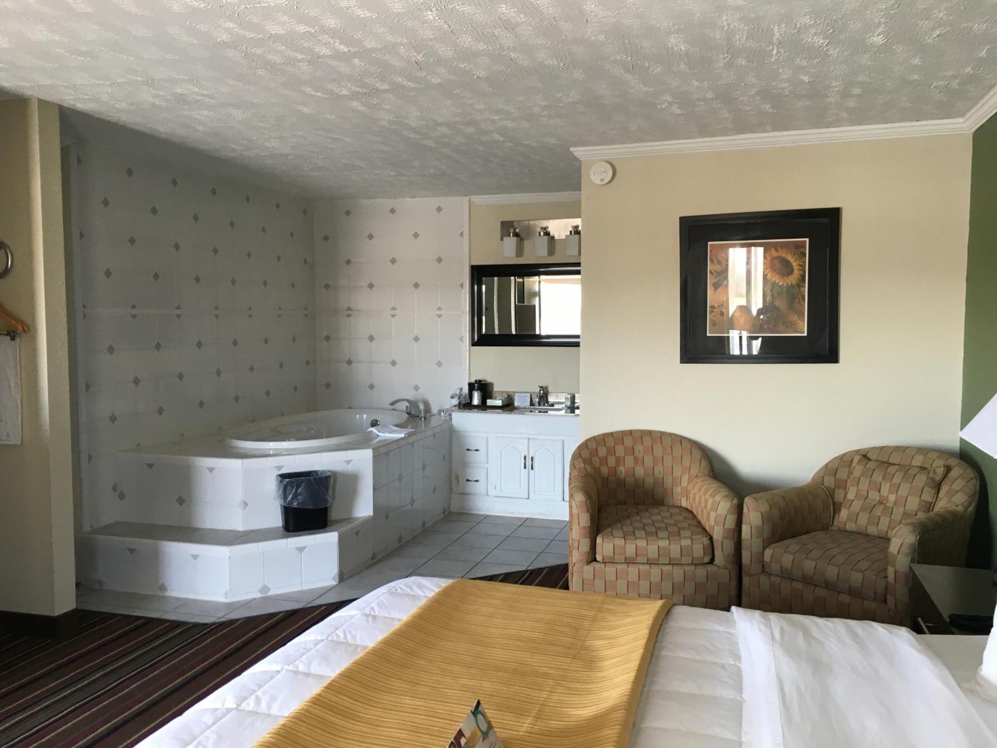 Quality Inn & Suites Horse Cave Экстерьер фото