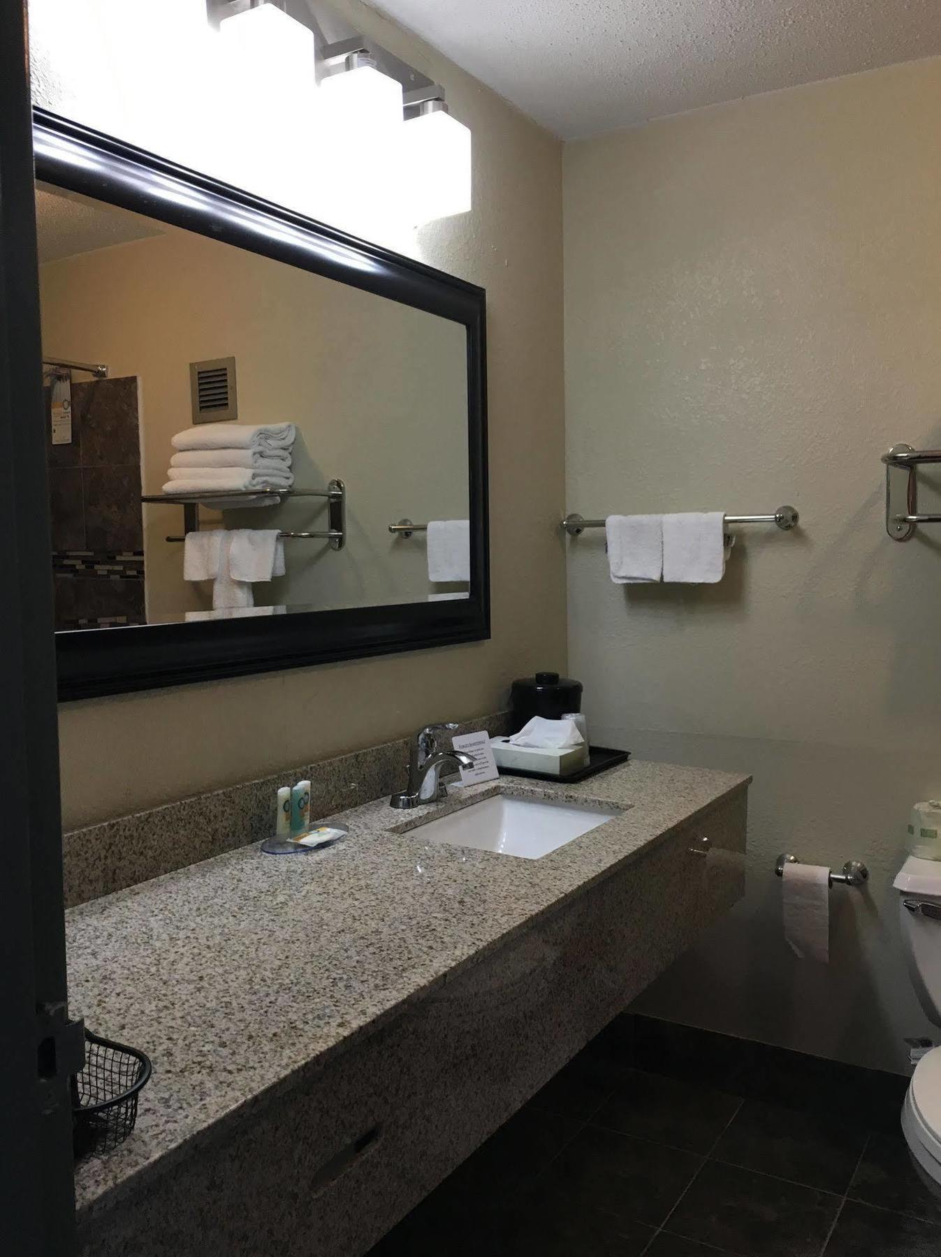 Quality Inn & Suites Horse Cave Экстерьер фото