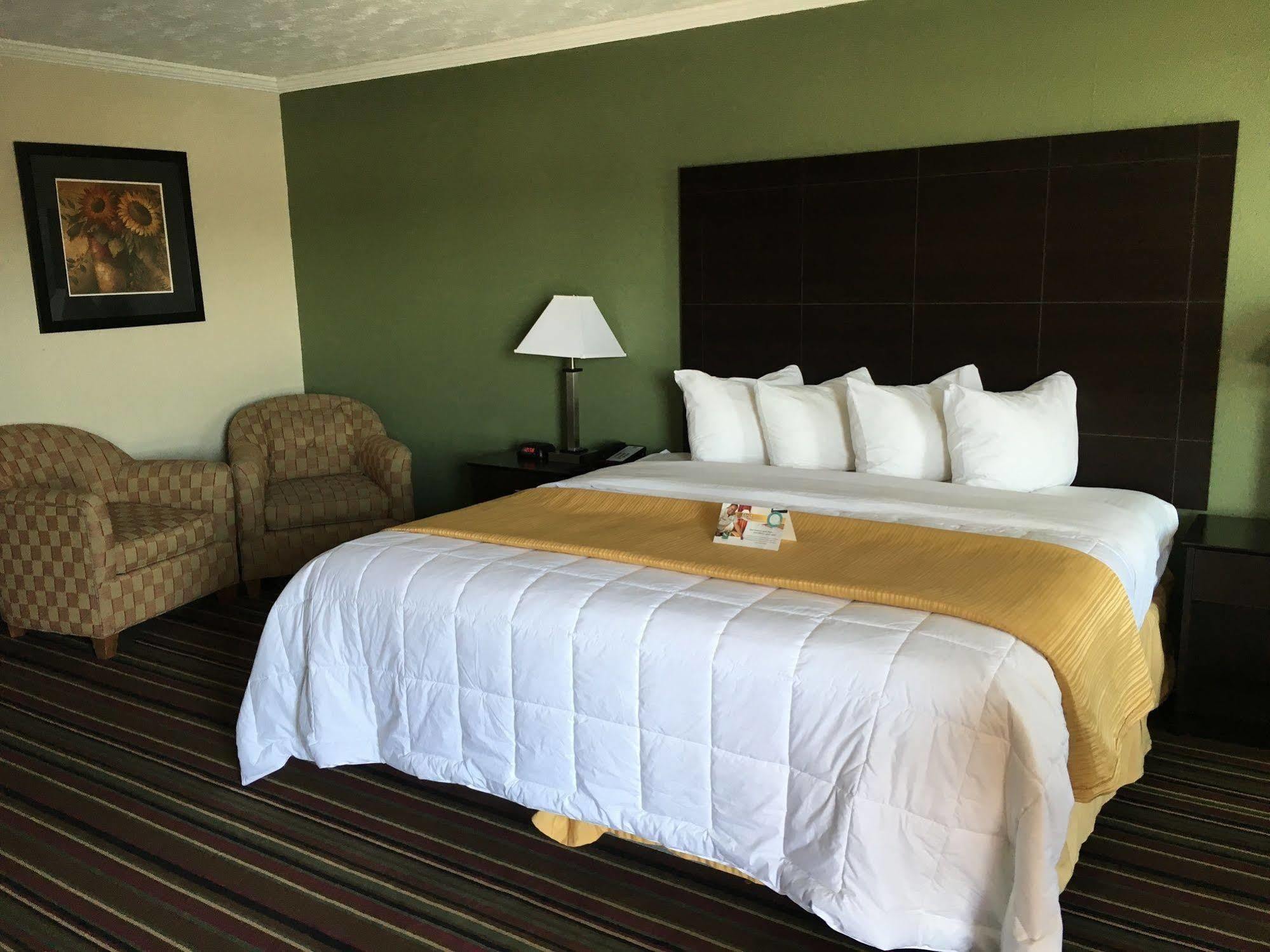 Quality Inn & Suites Horse Cave Экстерьер фото