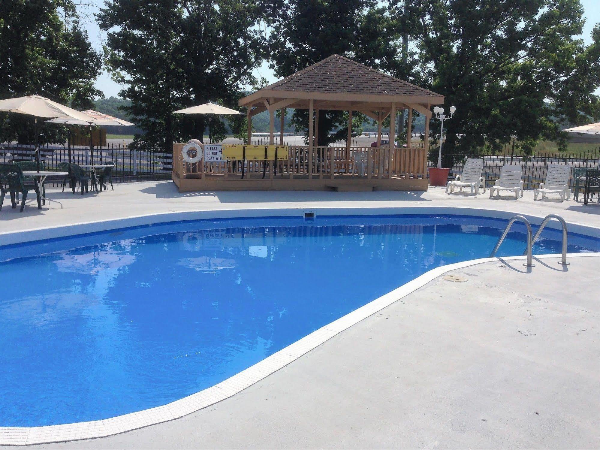 Quality Inn & Suites Horse Cave Экстерьер фото